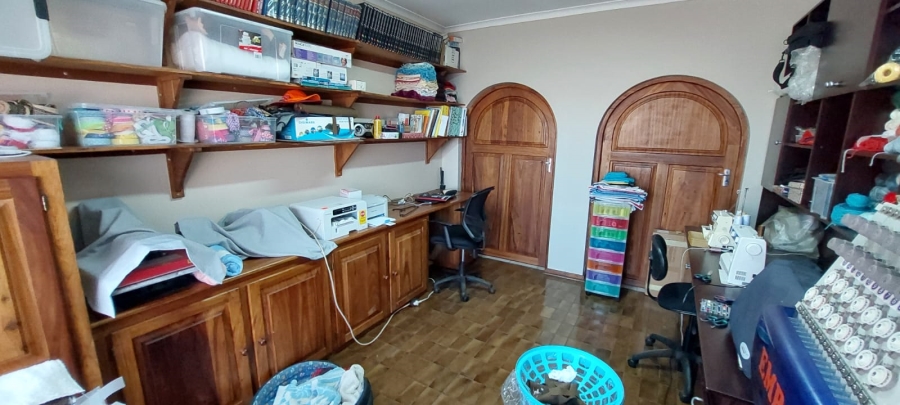 8 Bedroom Property for Sale in Grimbeeck Park North West